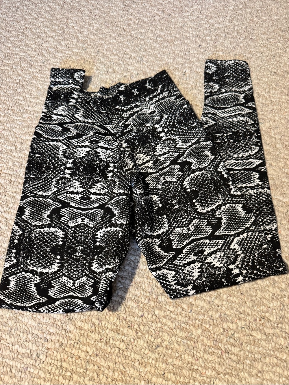 Black & White Snake Print Leggings